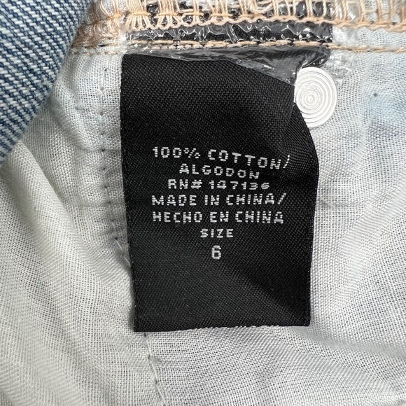 1822 Denim Women’s Two Toned Raw Hem Mini Jean Skirt Size 6 - Picture 6 of 8